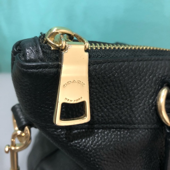 Coach Leather Shoulder Bag EUC - Picture 3 of 8